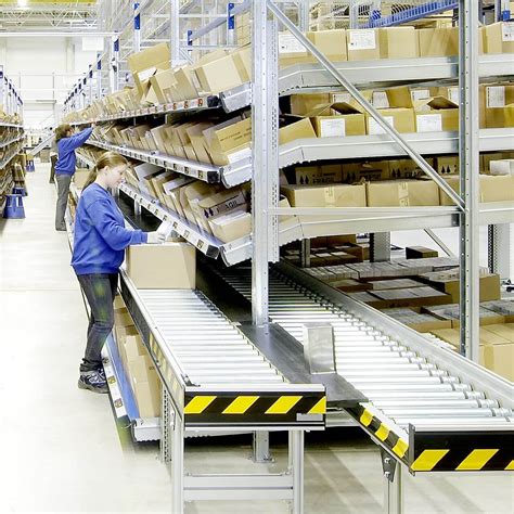 Гравитационные стеллажи для коробок 80 фото