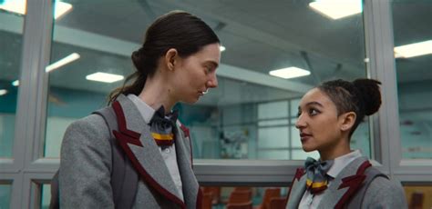 Karakterler Bir Diziyi Nas L Kurtar R Sex Education Nc Sezon Ncelemesi Geekyapar