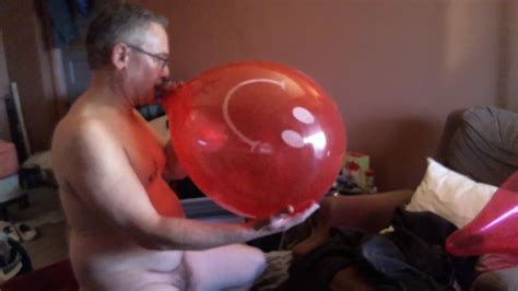 Smiley Balloon Bust And Jerk Retro Balloonbanger Gay Daddy Daddy Porn XHamster