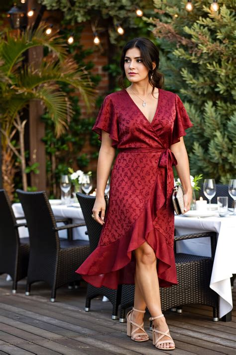 30 Rehearsal Dinner Guest Outfit Ideas (Casual to Semi-Formal Looks)