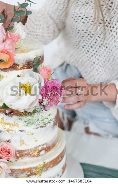 Close Woman Decorating Naked Wedding Cake Stock Photo 1467585104 Shutterstock