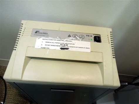 How Many Watts Of Electricity Does It Take To Power A Paper Shredder
