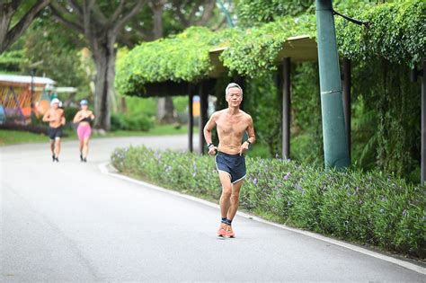 Rock The Naked Truth Celebrates Th Anniversary With KM Shirtless Run