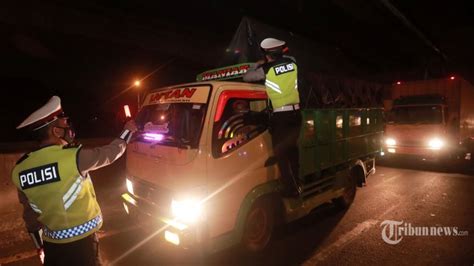 Kendaraan Dipaksa Putar Balik Di Hari Pertama Larangan Mudik Ini