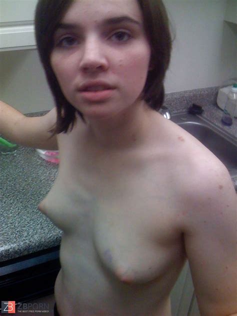 Saucy Youthful Emo Gf ZB Porn