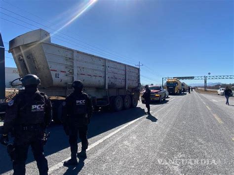 Obreros De AHMSA Bloquean La Carretera Federal 57 A La Entrada De