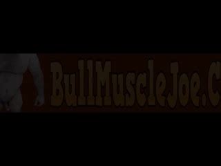 BullMuscleJoe 展示他毛茸茸的强壮身体 Pornhub Gay