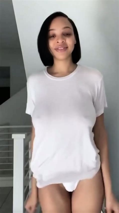 Ebony Girl Bouncing Tits