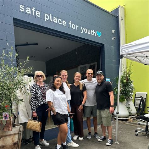 safe place  youth  linkedin volunteer endyouthhomelessness