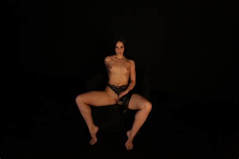 Noir Betzz VR Porn Video VRPorn