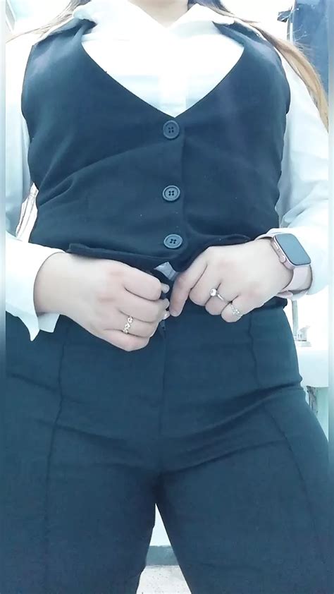 Sexy Mexican Milf Secretary Takes Off All Her Clothes In The Bathroom Of Her Work She Has A