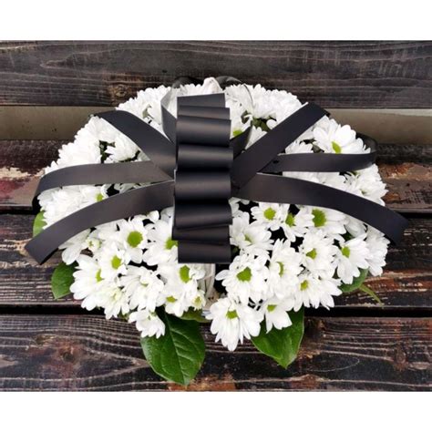 Траурные букеты из живых цветов с доставкой по Минску и Беларуси