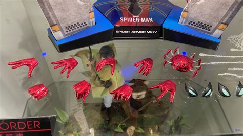 ภาพถายสนคาจรงของ Hot Toys Spider Armor MK IV Suit