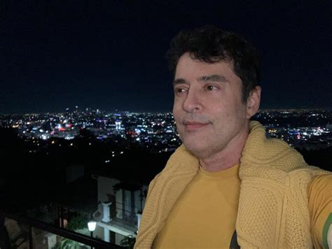 Autor De Os Mutantes Acusa Igreja De Censurar Beijo Gay Na Record