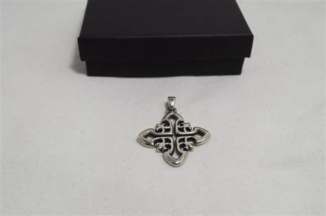 James Avery Retired French Fleuree Sterling Silver Pe Gem
