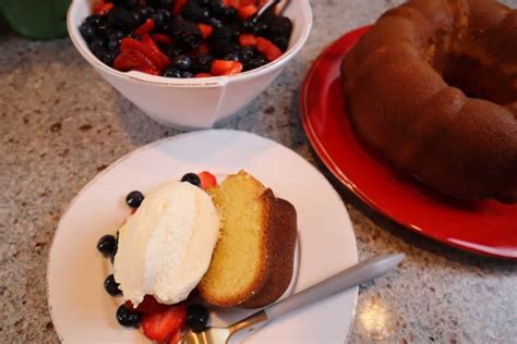 Frozen Peppermint Hot Chocolate Martini A Frosty Christmas Treat Fork Loves Spoon