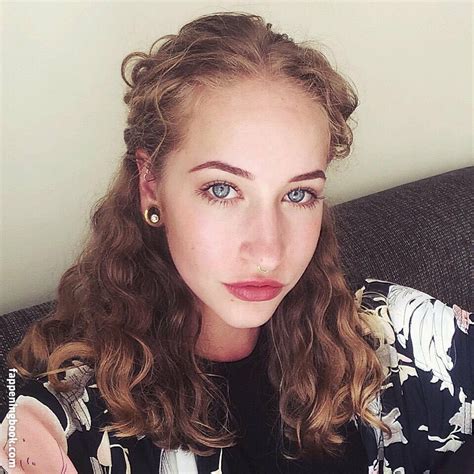 Empressscarlett Nude OnlyFans Leaks Fappening FappeningBook