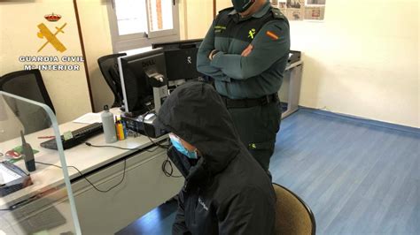 La Guardia Civil Investiga A Cuatro J Venes De Entre Y A Os En