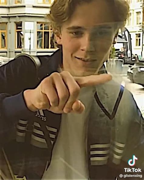 Pin By Gaby On Guardado R Pido Video Gay Relationship Cute Gay Couples Cute Gay