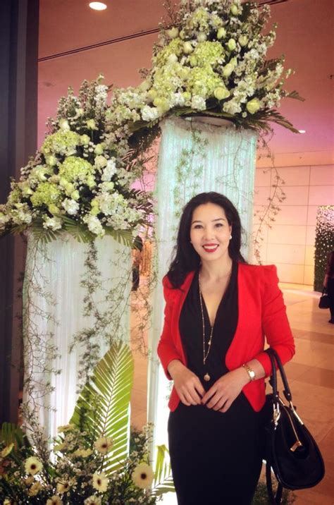 Dung nhan trẻ đẹp của mẹ hot girl Lee Balan