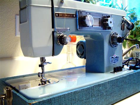 Dressmaker 7000 Sewing Machine