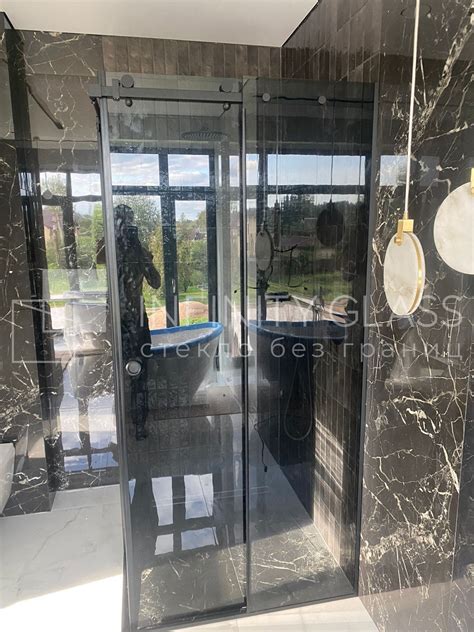 Угловая раздвижная перегородка в душ из стекла графит - Боровичи ...