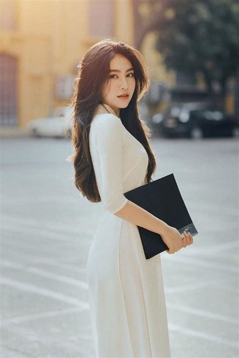 Hot girl quân phục nổi bật trong mùa thi vừa qua