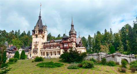 Bucharest: Day Tour to Sinaia - EuropaAdventure