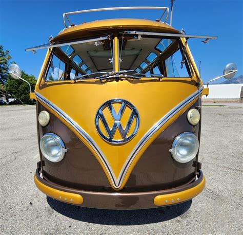 23 Window VW Bus Samba Deluxe CA Los Angeles Registered 1973