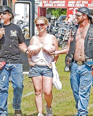 Breasts Resting On A Table Porn Pictures Xxx Photos Sex Images Pictoa