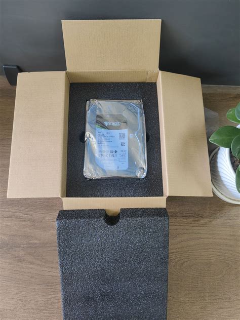 Seagate Exos 18TB ST18000NM000J X18 512e 4Kn 3.5 Enterprise SATA Hard ...