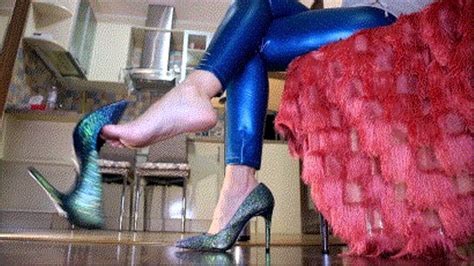 Be In Love Of Her Dangling Chameleon Shoes Avi Story Of Great And Sexy Brunette Clips Sale