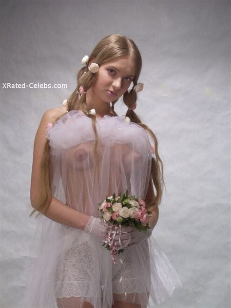 Nagie Celebrytki Julia Kova nude see thru tits Foto Pornô