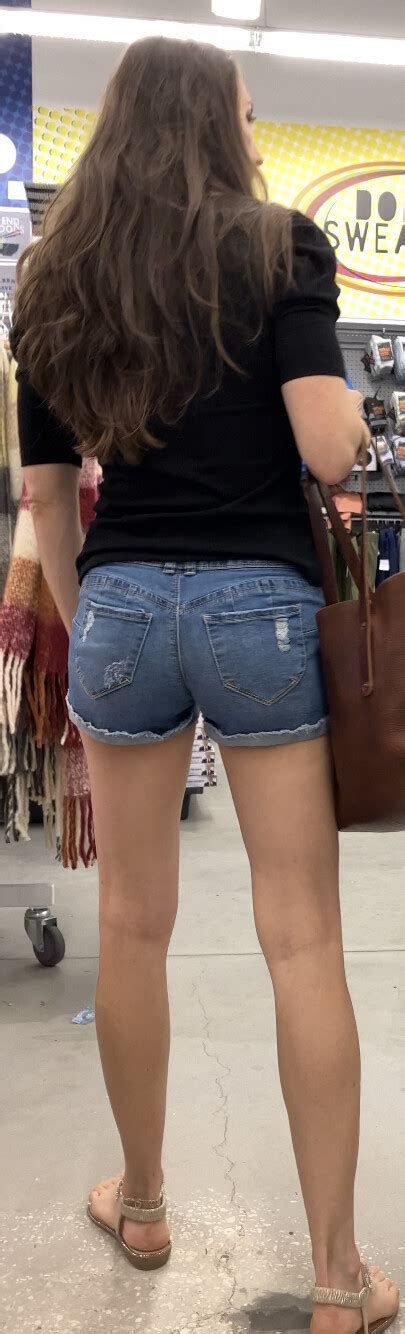 Slim Trophy Milf In Jean Shorts Short Shorts Volleyball Forum