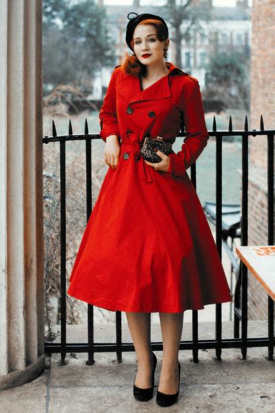 С чем носить красный плащ (более 50 стильных фото) – Каблучок.ру
