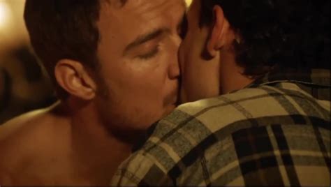 Spanish Str8 Guys Showing Ass And Kissing ThisVid