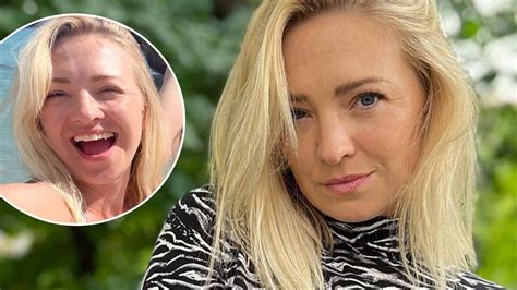 Basia Kurdej Szatan zapozowały z koleżanką w bikini Tak bardzo ociekały seksapilem że