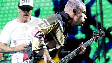 Red Hot Chili Peppers to v Praze odehráli i se zlomenou nohou Deník cz