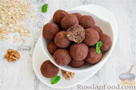 Рецепт: Конфеты из овсяных хлопьев с изюмом, черносливом и орехами на ...