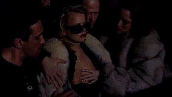 Handjob En Un Abrigo De Piel XVIDEOS