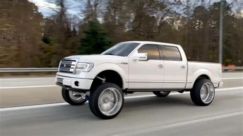 What Is a Squatted Truck (And Why It's Banned) - Getaway Couple