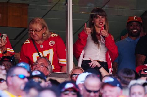 Taylor Swift-Travis Kelce: Secret romance or clever publicity stunt