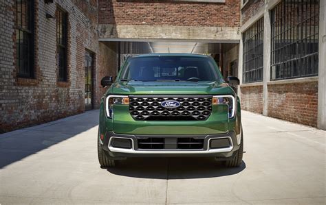 2025 Ford Maverick: A Compact Truck with Big Capability | Car Division