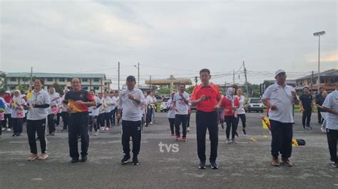 Kibar Jalur Gemilang Semarak Sambutan Hari Kebangsaan TVS