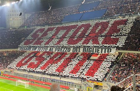 MP FOTO Milan Juventus Striscione Della Curva Sud Contro Il Caro