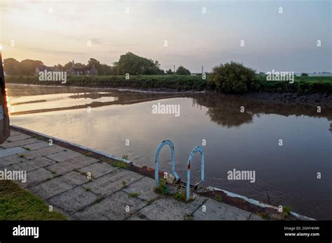 The Trent Aegir A Tidal Bore Or Eagre At West Stockwith On The Trent