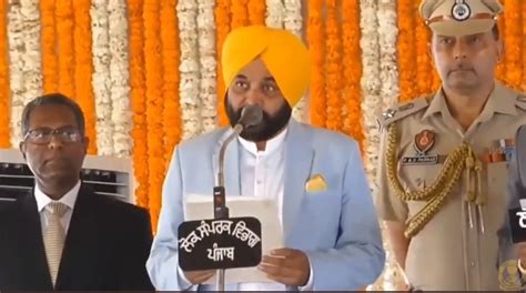 Bhagwant Mann Takes Oath As Punjab Cm At Shaheed Bhagat Singhs Village