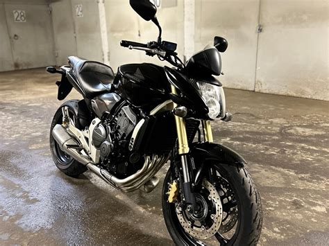 Купить б у Honda CB 600F Hornet инжектор 6 передач в Москве чёрный naked bike 2007 года на Авто