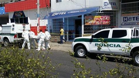 Un Hombre Asesina A Dos Exguerrilleros De Las FARC Mientras Desayunaban