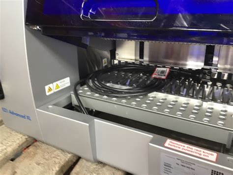 Qiagen Advanced Molecular Dna Extraction Robot Model Ez1